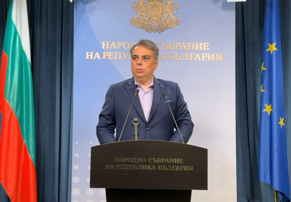 Асен Василев: Следващият президент трябва да е човек, от когото няма да ни е срам