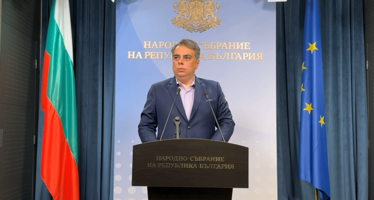 Асен Василев: Следващият президент трябва да е човек, от когото няма да ни е срам