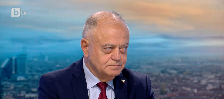Атанас Атанасов: Радев се опитва да поддържа имидж на натовски генерал навън, а в България е чист русофил