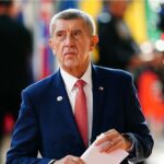 След Фицо и чешкият премиер Андрей Бабиш пристига в София