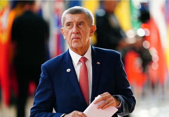 След Фицо и чешкият премиер Андрей Бабиш пристига в София