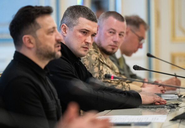Бившият министър Михайло Федоров предизвика Зеленски за избори по време на войната
