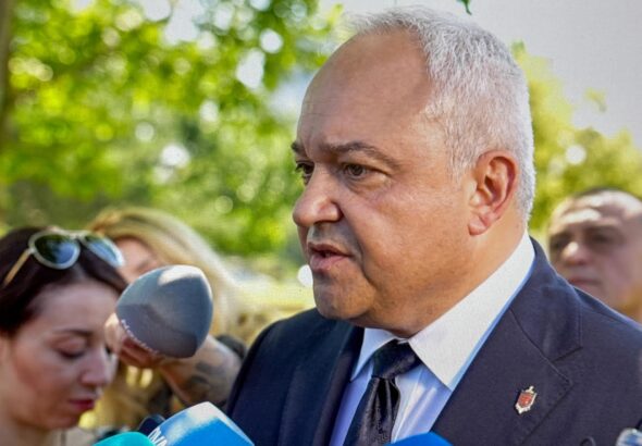 Демерджиев сезира НАП за полетите на Пеевски