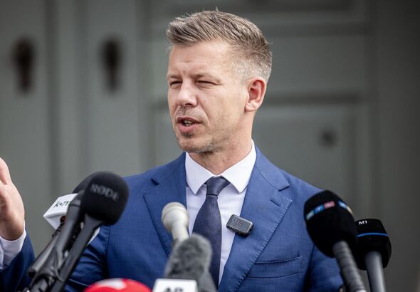 Унгарският премиер Петер Мадяр остана без имунитет заради хвърлен в Дунав телефон