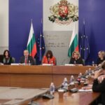 Минималната заплата ще има долна и горна граница, но решението за размера ѝ ще се взима от правителството