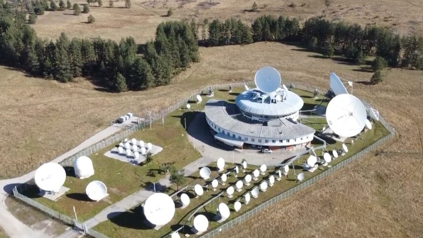 Заподозрените за палежа на Starlink край София са избягали от България