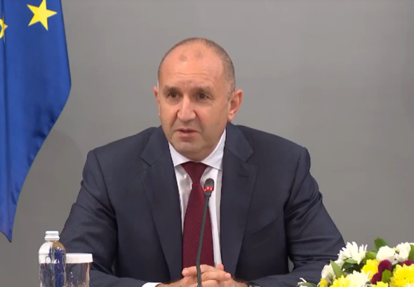 Радев потвърди, че МВР и ДАНС са претърсвали имението на Ами
