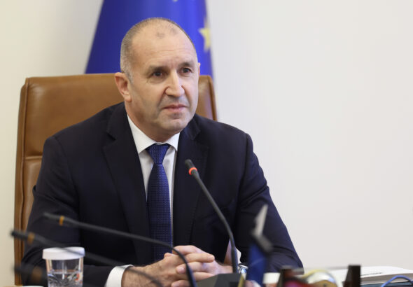 Радев се похвали с плащане по ПВУ, договрено от служебния кабинет на Андрей Гюров