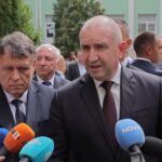 Радев иска да има само по един учебник по предмет и нулев клас за неподготвените