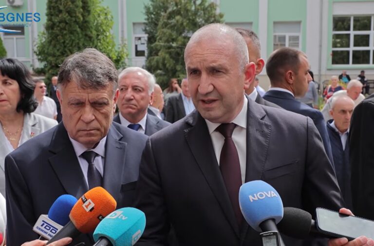 Радев иска да има само по един учебник по предмет и нулев клас за неподготвените