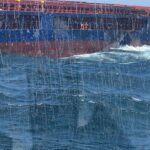 Бурното море спря операцията по изтеглянето на „Челси-3“ към Бургас