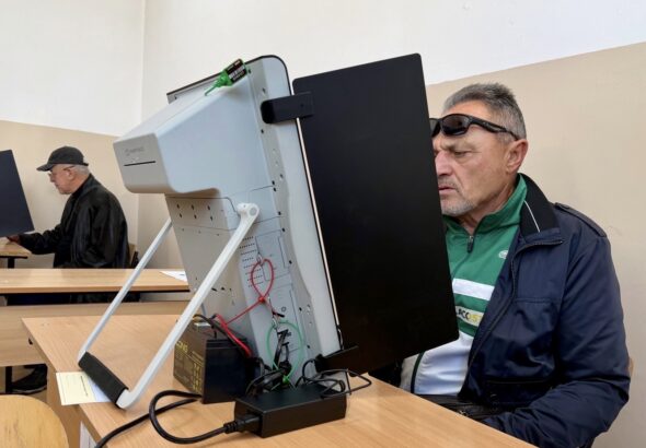 България избира седмия президент при ниска избирателна активност