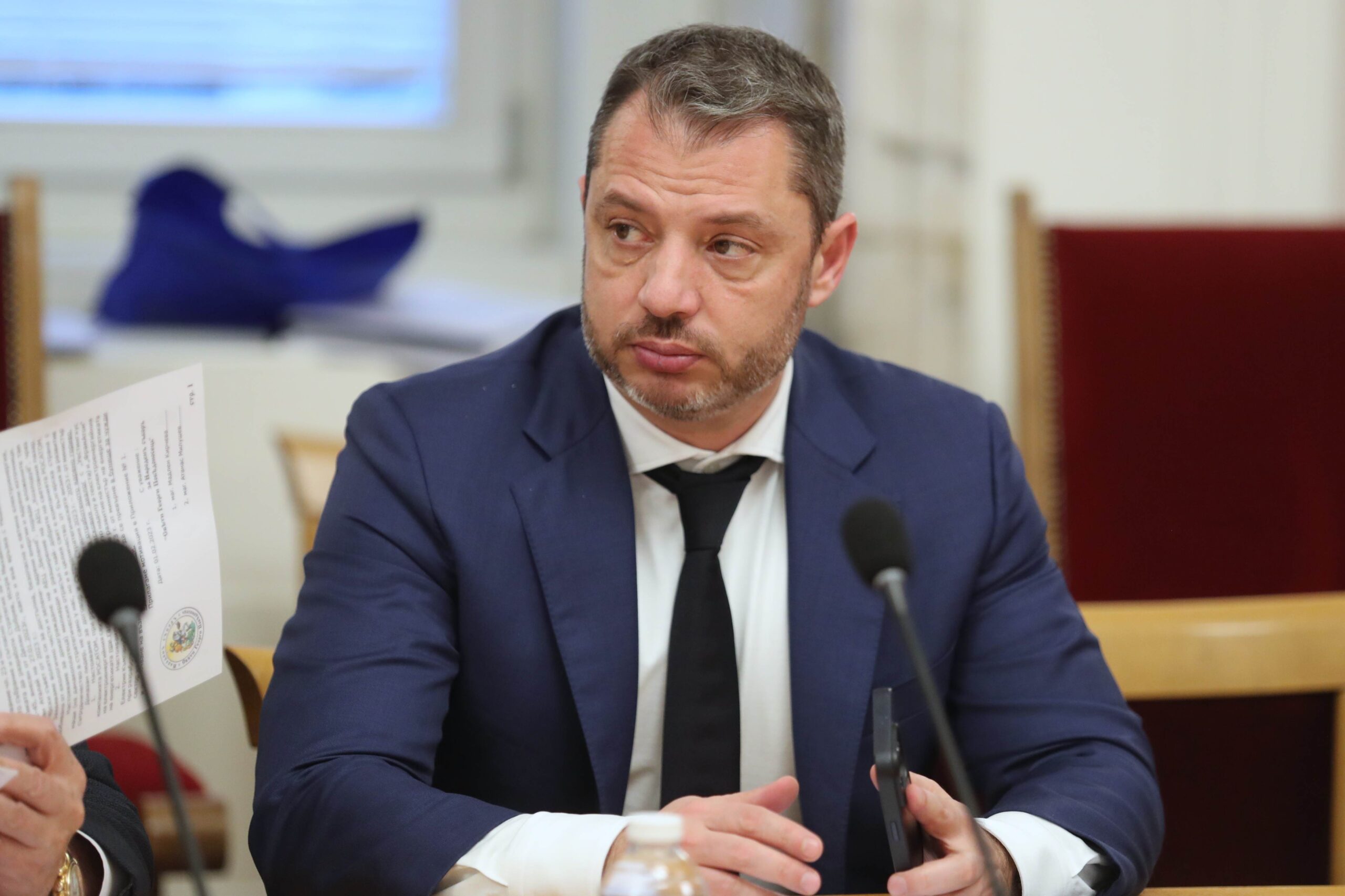 Делян Добрев предизвика Борисов: Мълчанието за президентския вот показва "срамна слабост и нерешителност"