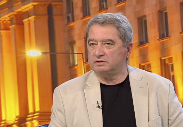 Емануил Йорданов: Ако ви се развали колата, ще искате добър автомонтьор – защо да сменяме Йотова?