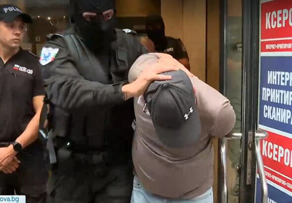 Осем души са задържани в София при опит за имотна измама с фалшиво завещание