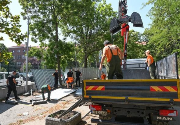 Столичната община запорира сметките и автомобилите на „Капитолия“