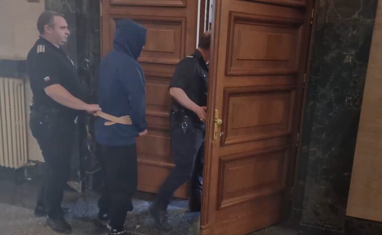 Китайски преподавател получи 3 години условно за шпионаж в България
