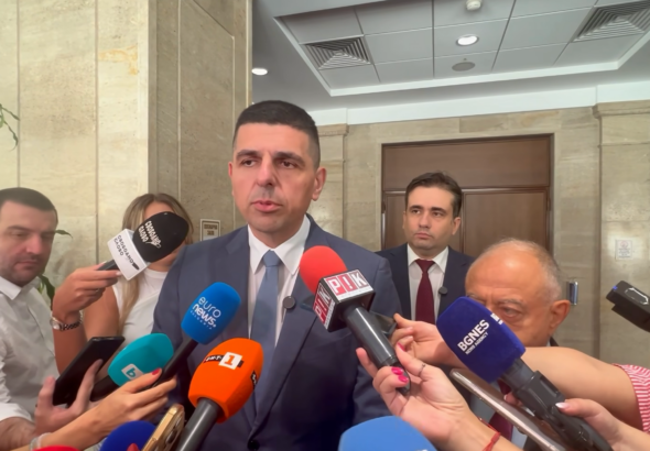 "Да, България" пита службите обучавани ли са руски военни в България