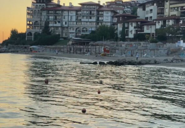 Забраниха къпането на плаж „Изток“ в Свети Влас заради замърсена вода
