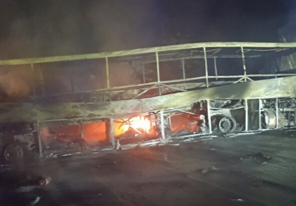 Автобус с 38 пътници се запали след катастрофа с два камиона на пътя Русе – София