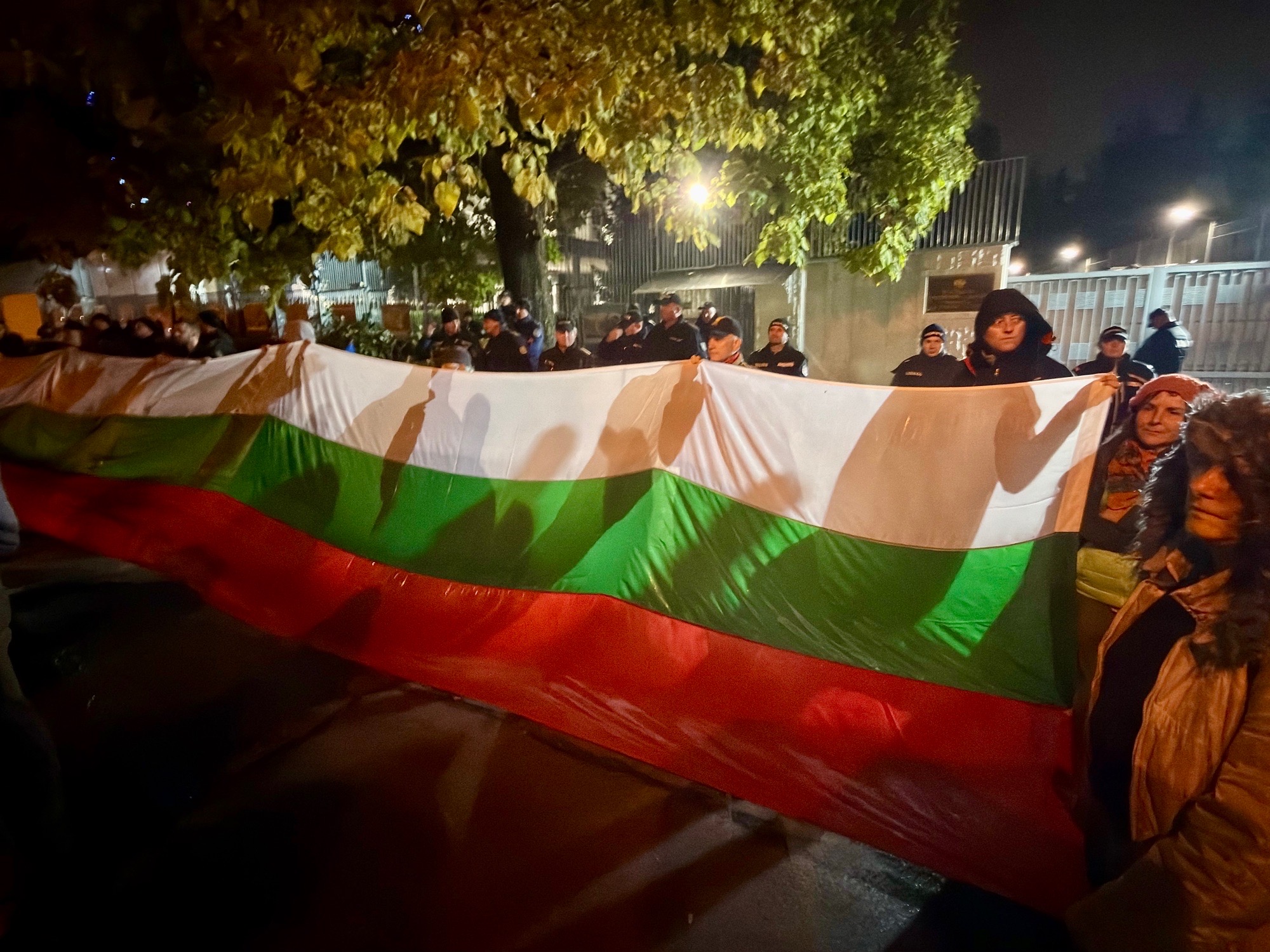 Протест пред руското посолство поиска изгонването на Митрофанова