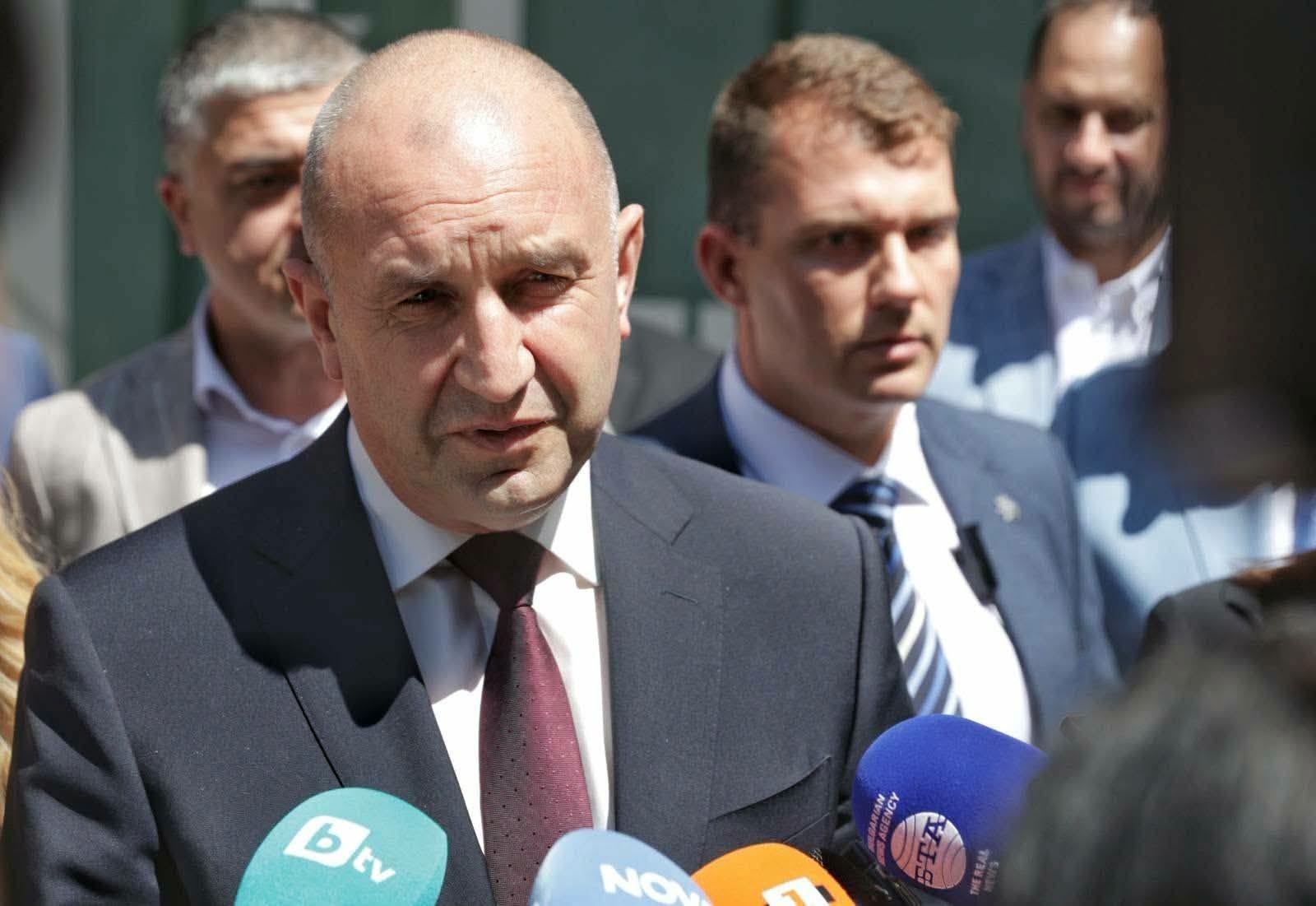Радев свиква Съвета по сигурността