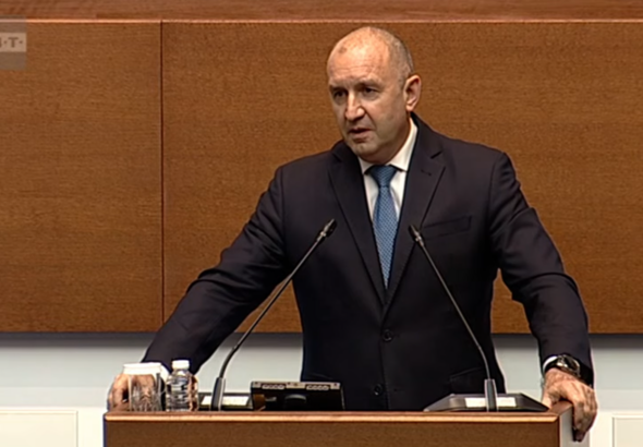 Румен Радев: Европа трудно ще съществува дълго срещу Русия