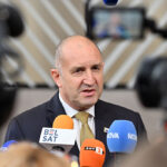 Радев подкрепи сделката между Тръмп и Путин за руския дизел