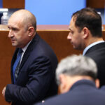 Радев обвини прокуратурата, че съсипва дело за "голяма политическа корупция" след арестите в Бургас