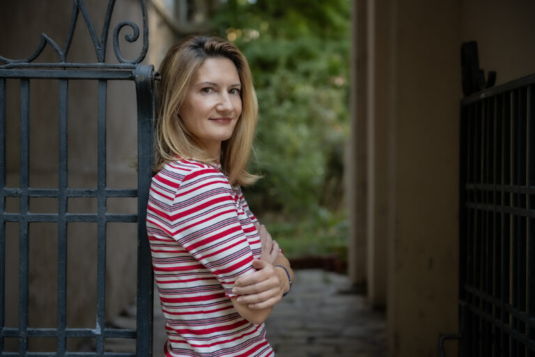 Ходенето пеша не е достатъчно. През менопаузата са нужни силови тренировки споделя кинезитерапевтът Таня Груева