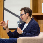 Шефовете на Anthropic и OpenAI настояват развитието на AI да се забави, преди да излезе извън човешкия контрол