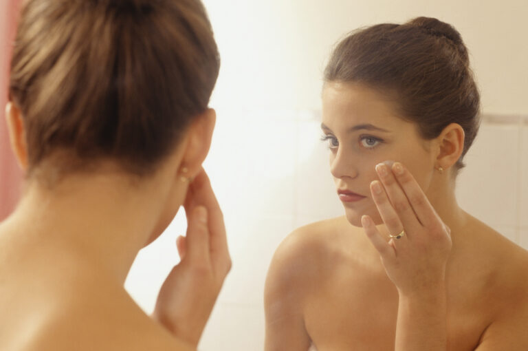 The Pimple Index: Колко боли (за егото), когато кожата реши да ни саботира?