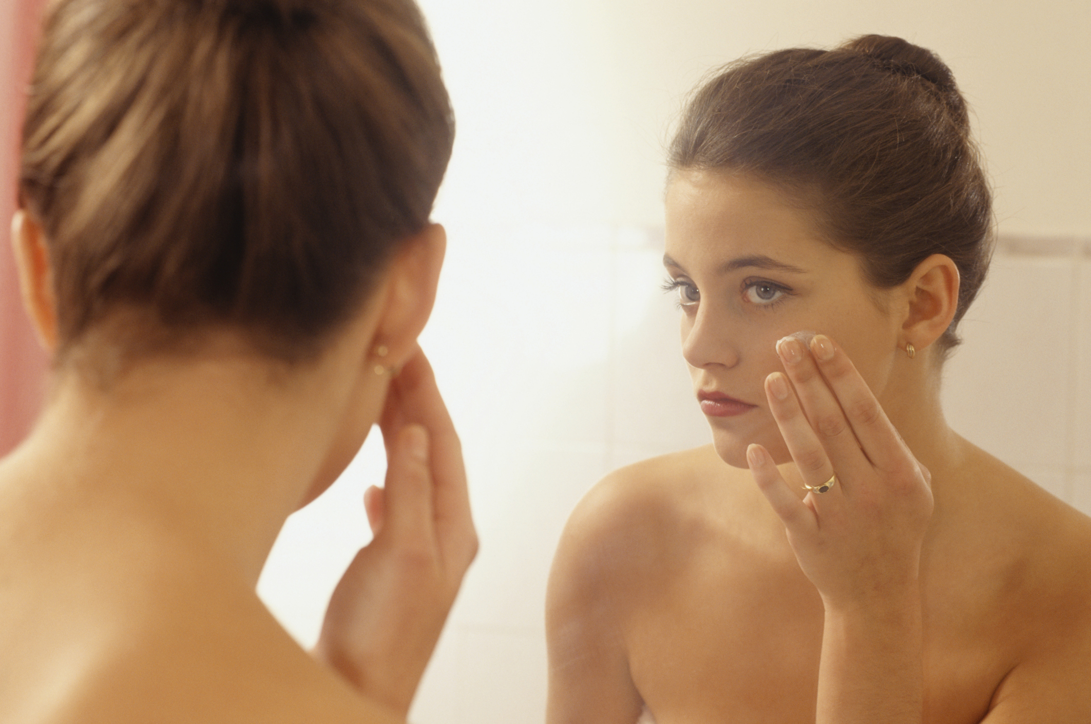 The Pimple Index: Колко боли (за егото), когато кожата реши да ни саботира?