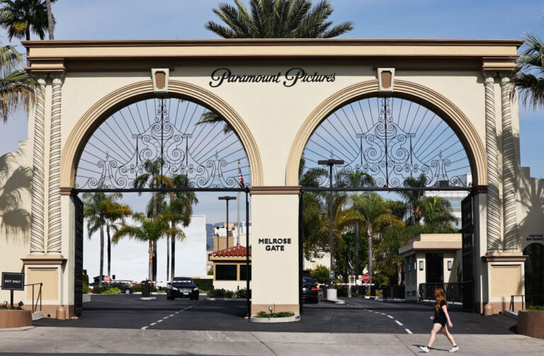 Великобритания одобри мегасделката между Paramount и Warner Bros