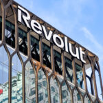 Revolut изпрати на измамници чувствителни данни за свои клиенти