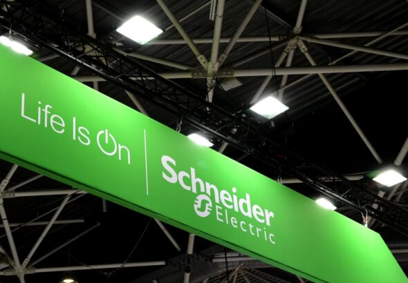 Schneider Electric преговаря за придобиването на българската Shelly Group