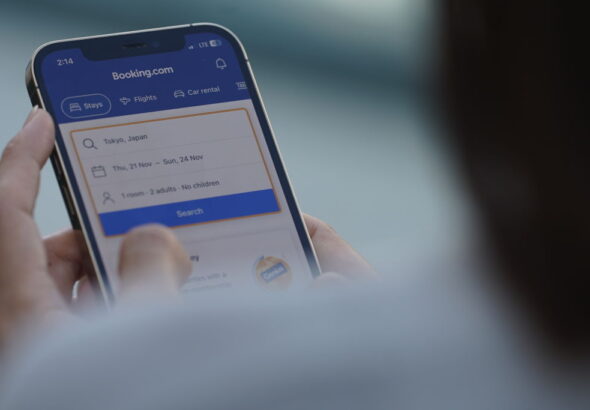 ЕК разследва Booking заради фалшиви обяви и измами с резервации