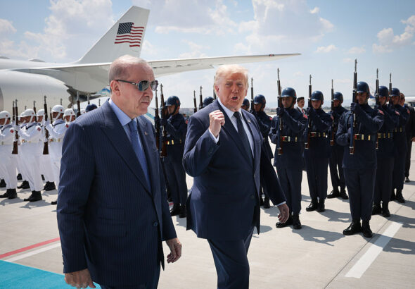 Тръмп е напуснал срещата на НАТО с таен полет заради заплаха за убийство от Иран