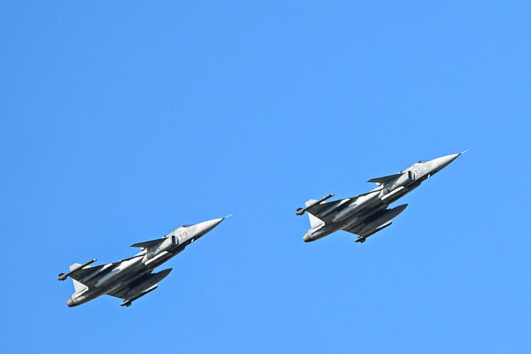 Унгарски изтребител Gripen се разби край Солнок