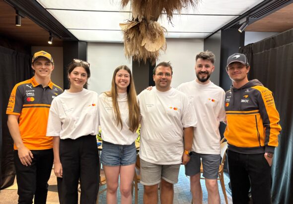 Как една балерина получи ексклузивен достъп до отбора на McLaren Mastercard F1 по време на най-големия състезателен уикенд във Великобритания