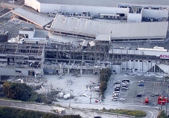 Търговски център се срути при мощното земетресение в Япония, има опасения за много загинали