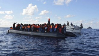 Повече от 270 бедстващи мигранти са спасени в Средиземно море в рамките на един ден