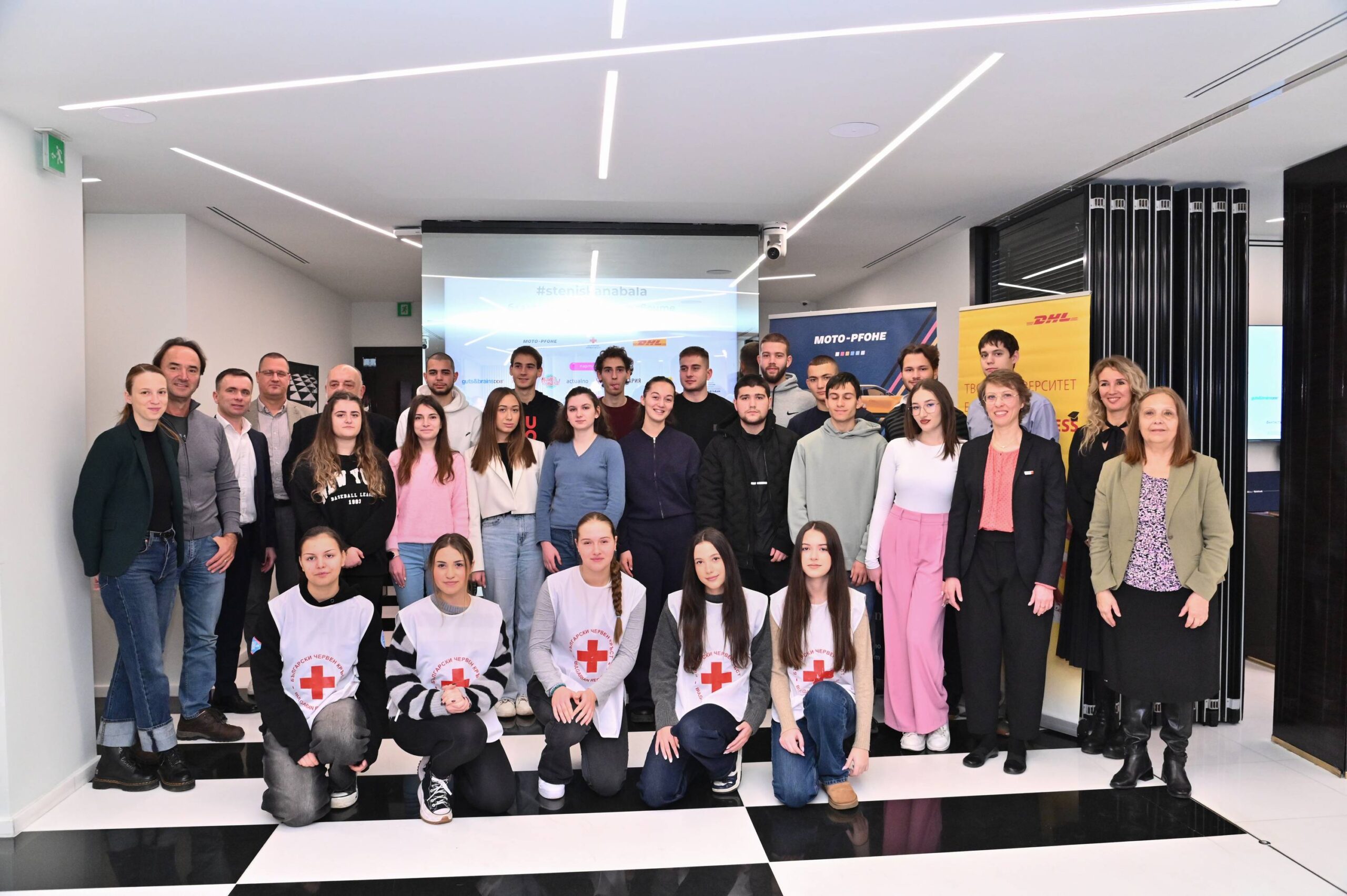 #steniskanabala изпраща своя юбилеен 12-и сезон с 99 000 лв дарения или 22 стипендии за студенти сираци за по-добро бъдеще