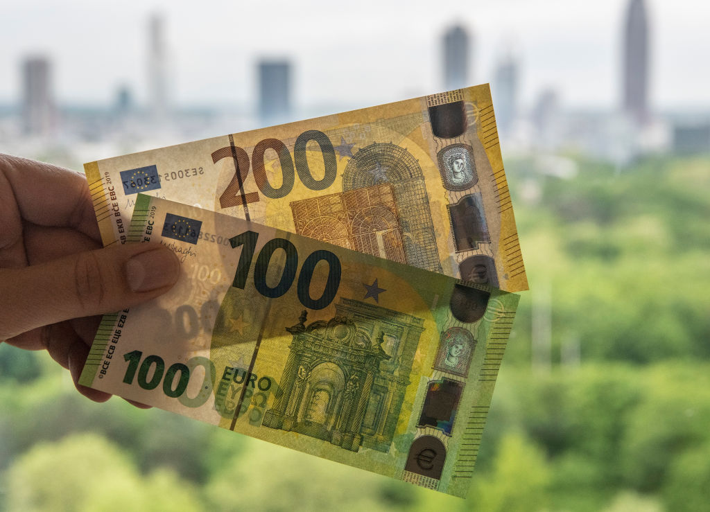 Кога търговецът може да откаже банкнота от 200 евро от клиента? 