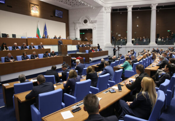 ГЕРБ си спази "ангажимента" към  "Възраждане" и оряза правото на глас в чужбина