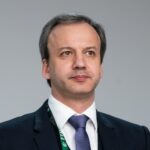Президентът на ФИДЕ Аркадий Дворкович се оттегли, след като ЕС го санкционира заради Путин