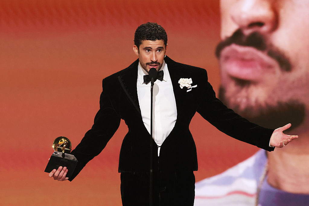 Bad Bunny издигна латино музиката на друго ниво с историческа победа на Grammy и ярко политическо послание