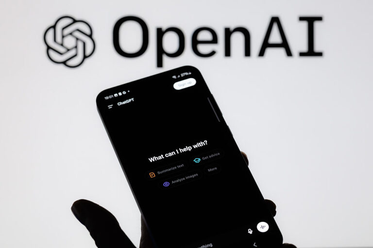 Заради самоубийство на тийнейджър OpenAI планира по-строг родителски контрол за ChatGPT