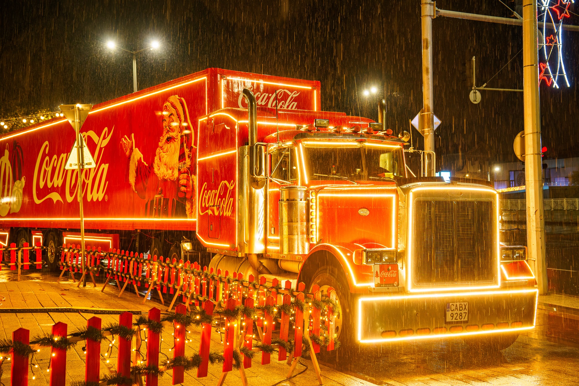 Коледният камион на Кока-Кола тръгва на турне в 17 града в страната