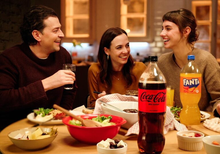 Весела Бабинова, Владимир Зомбори и Екатерина Лазаревска разказват история за магията на споделените моменти